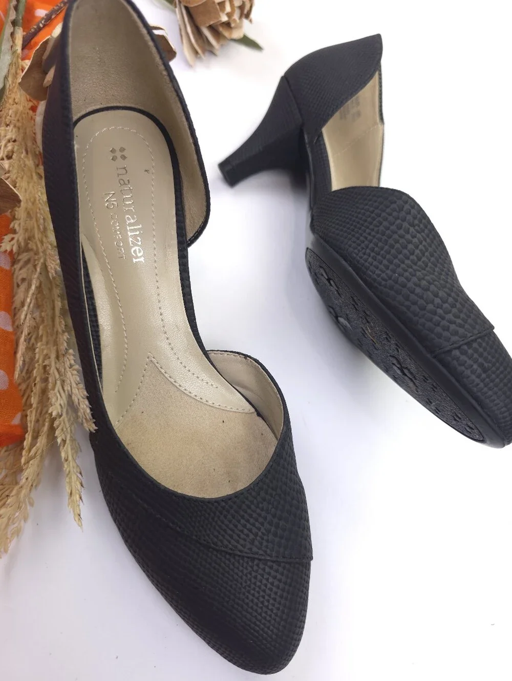 Naturalizer Black Textured Pointed-Toe Pumps 6.5m